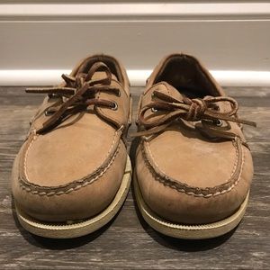 Used Sperrys size 9